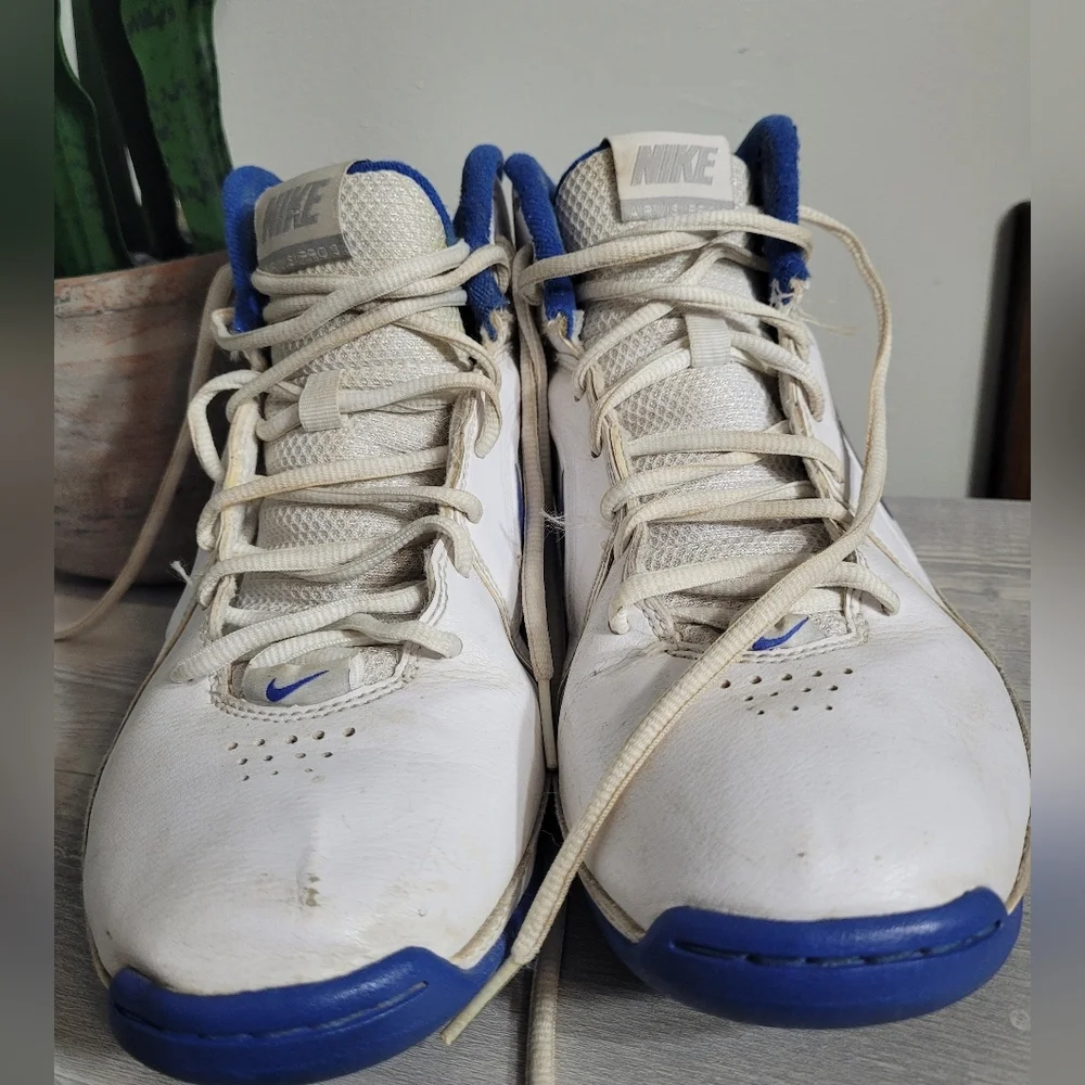 Nike Air Basketball Shoes White Blue Women’s Size 8.5 Athletic Sneakers